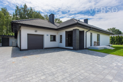 Dom Sprzedaż Jelcz-Laskowice